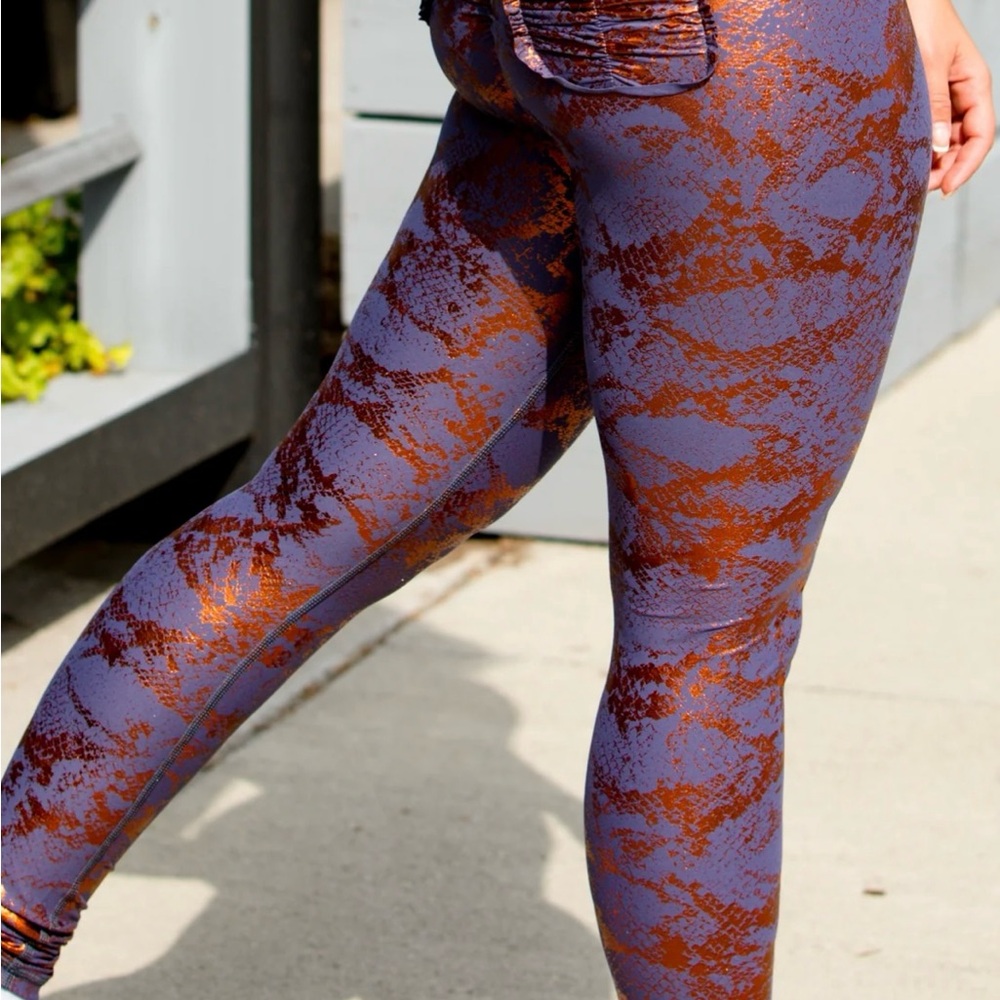 MiniBeast Curve X “Golden Night” Athletic Leggings